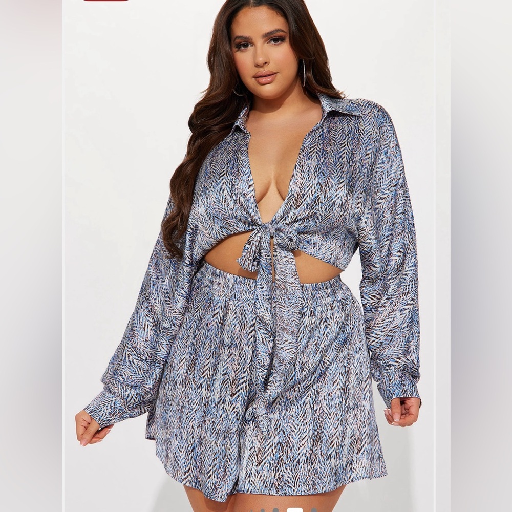 Stylish Blue Patterned Two-Piece Short Set - Picture 2 of 5